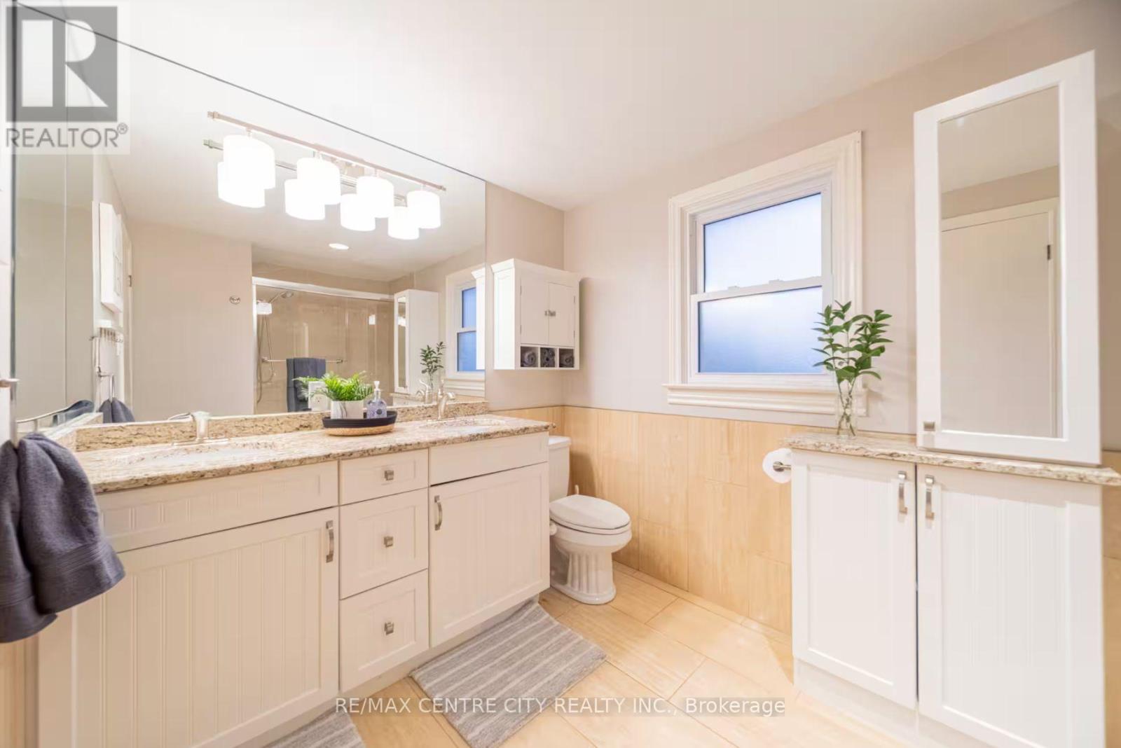 568 Nottinghill Road Property Photo 17