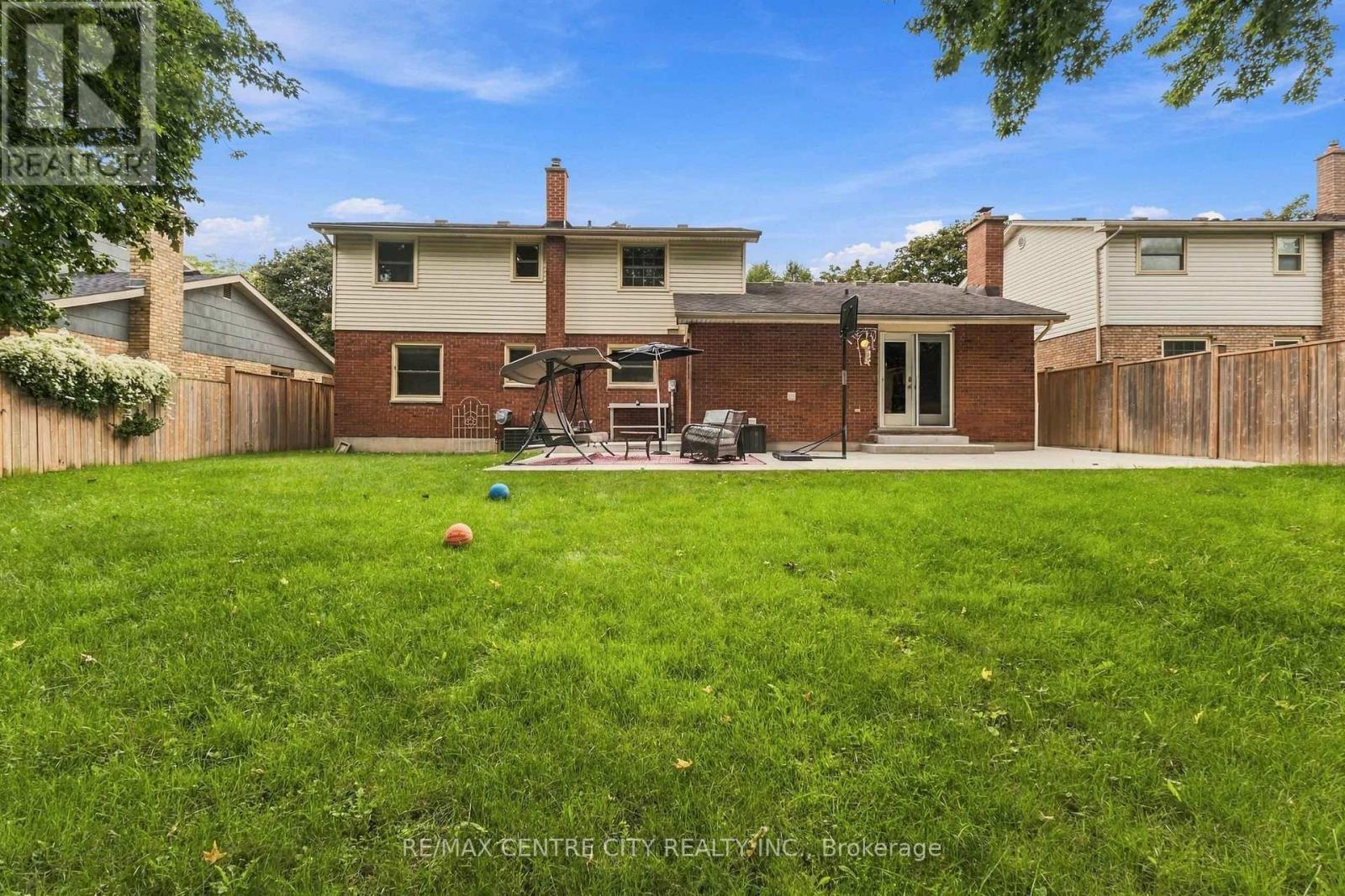 568 Nottinghill Road Property Photo 20