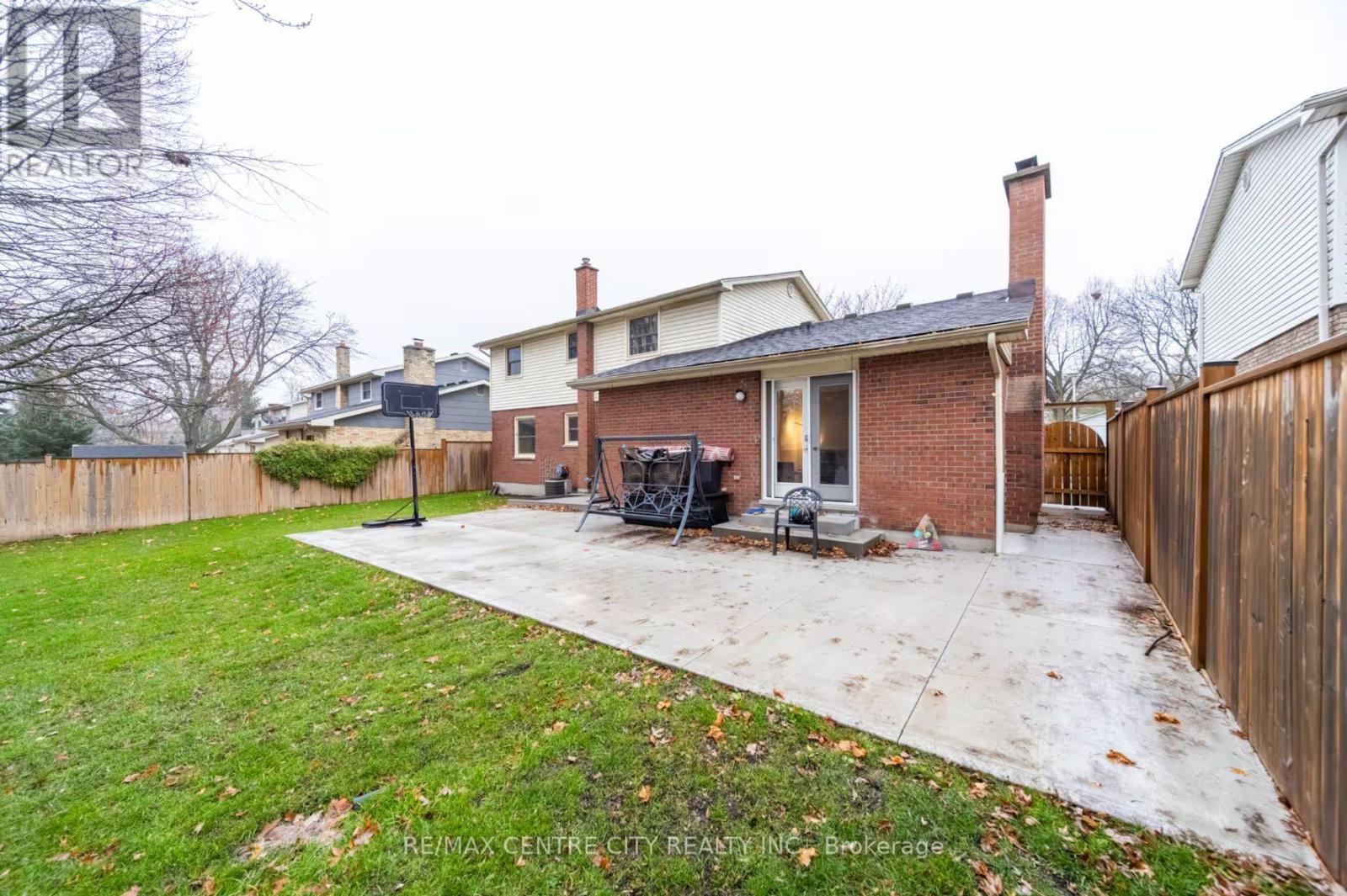 568 Nottinghill Road Property Photo 22