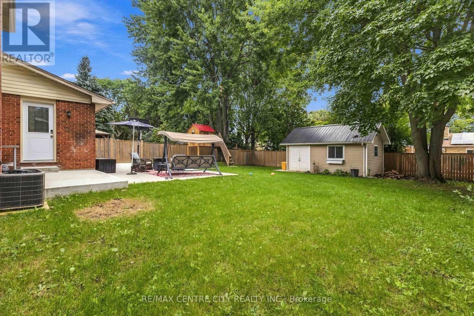 568 Nottinghill Road Property Photo 23