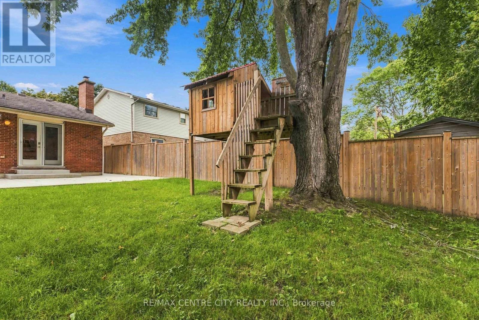 568 Nottinghill Road Property Photo 24