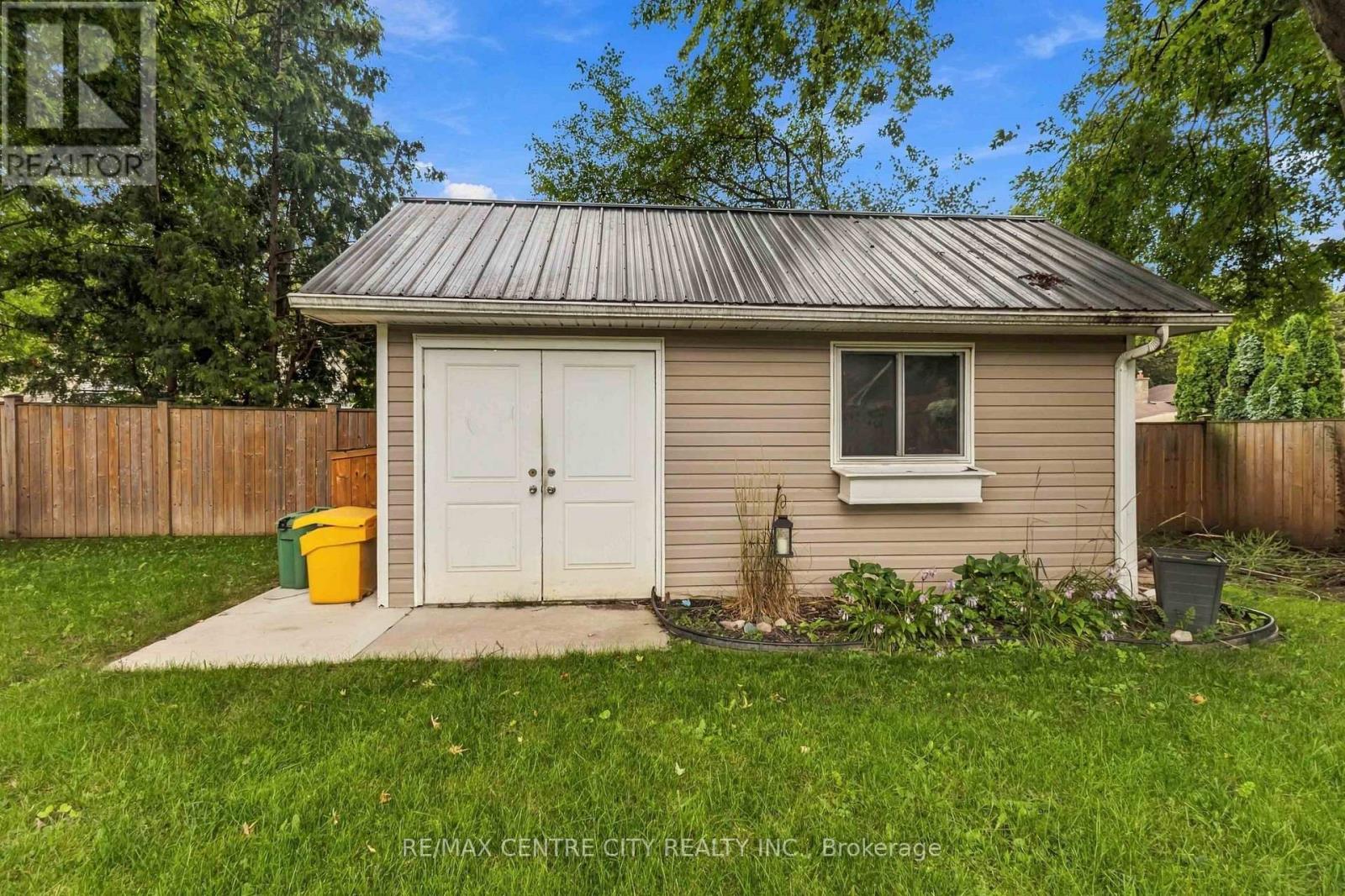568 Nottinghill Road Property Photo 26