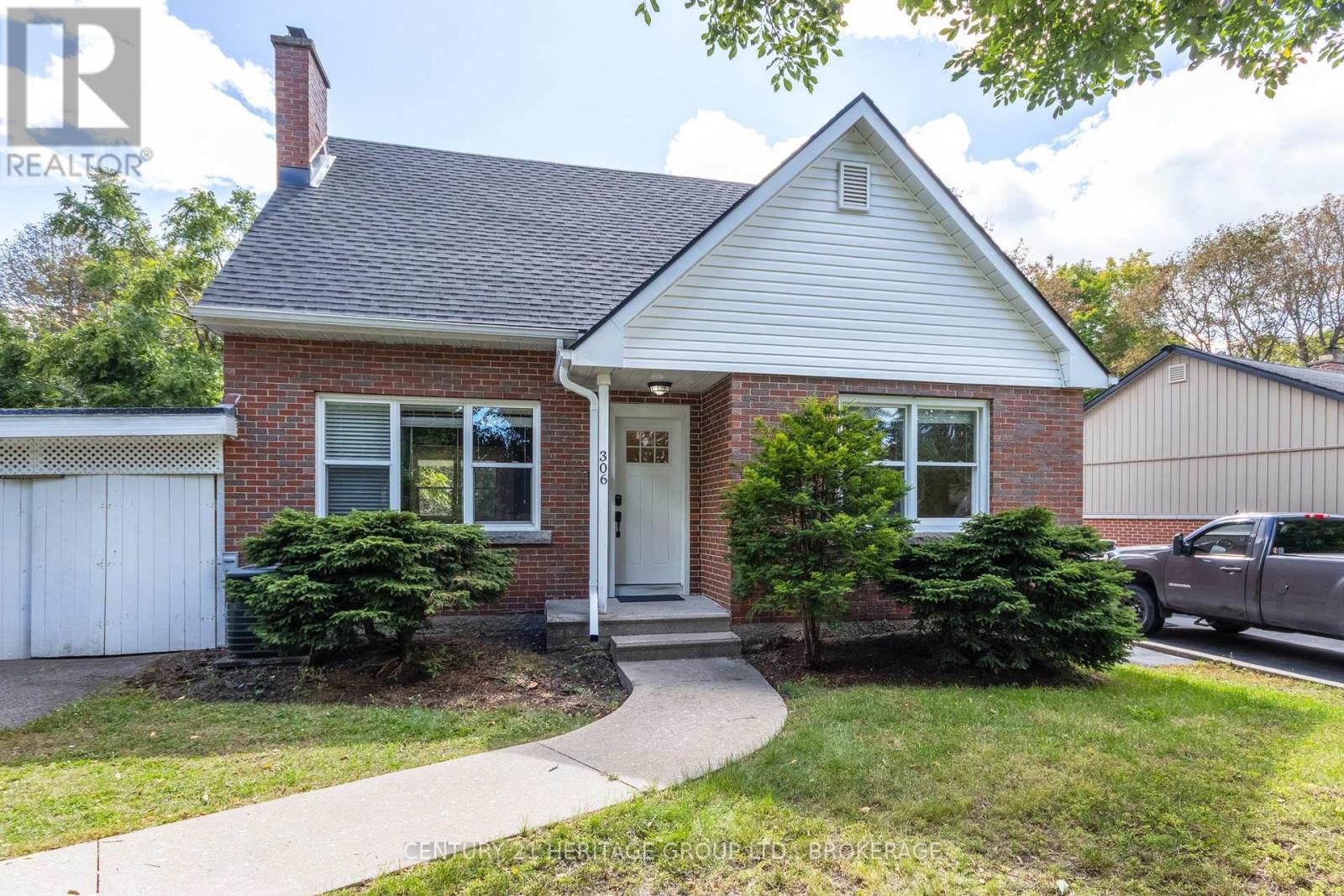 306 Glengarry Road Property Photo 1