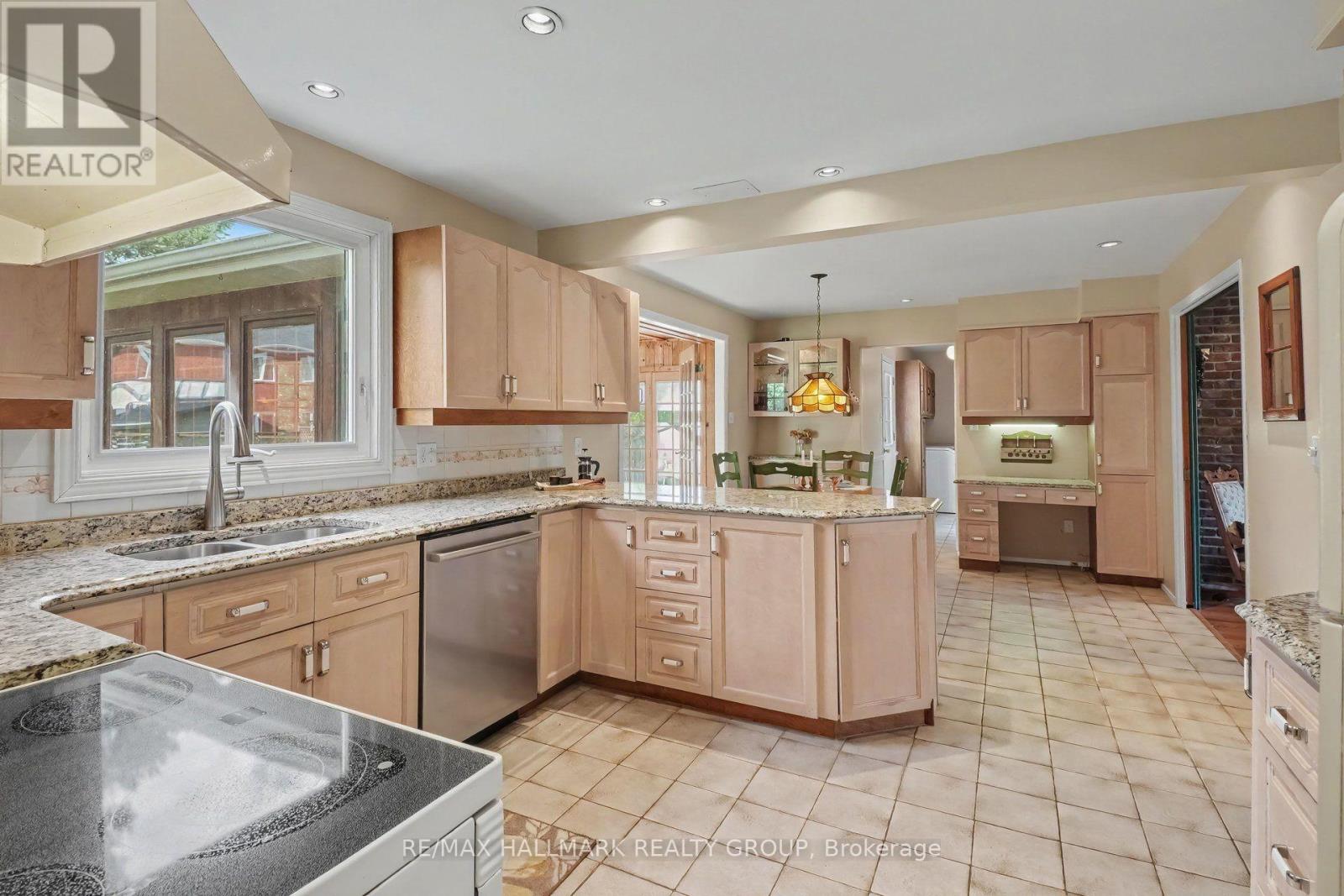 41 Denewood Crescent Property Photo 5