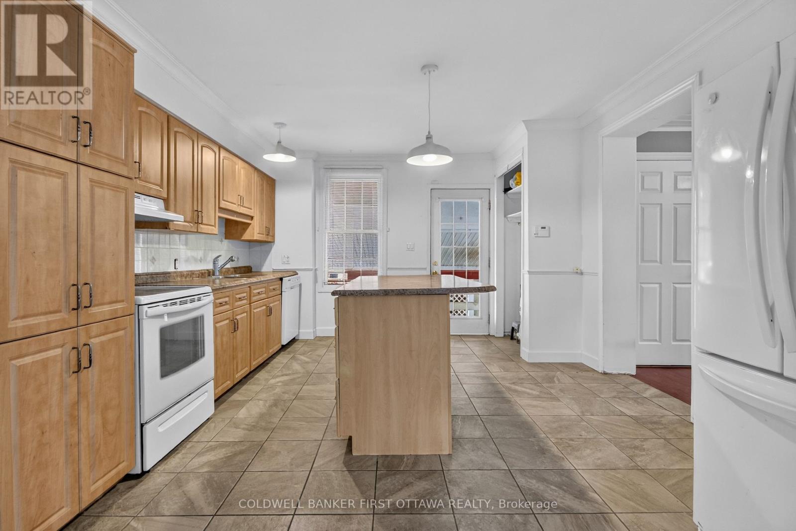 9 Maud Street Property Photo 6