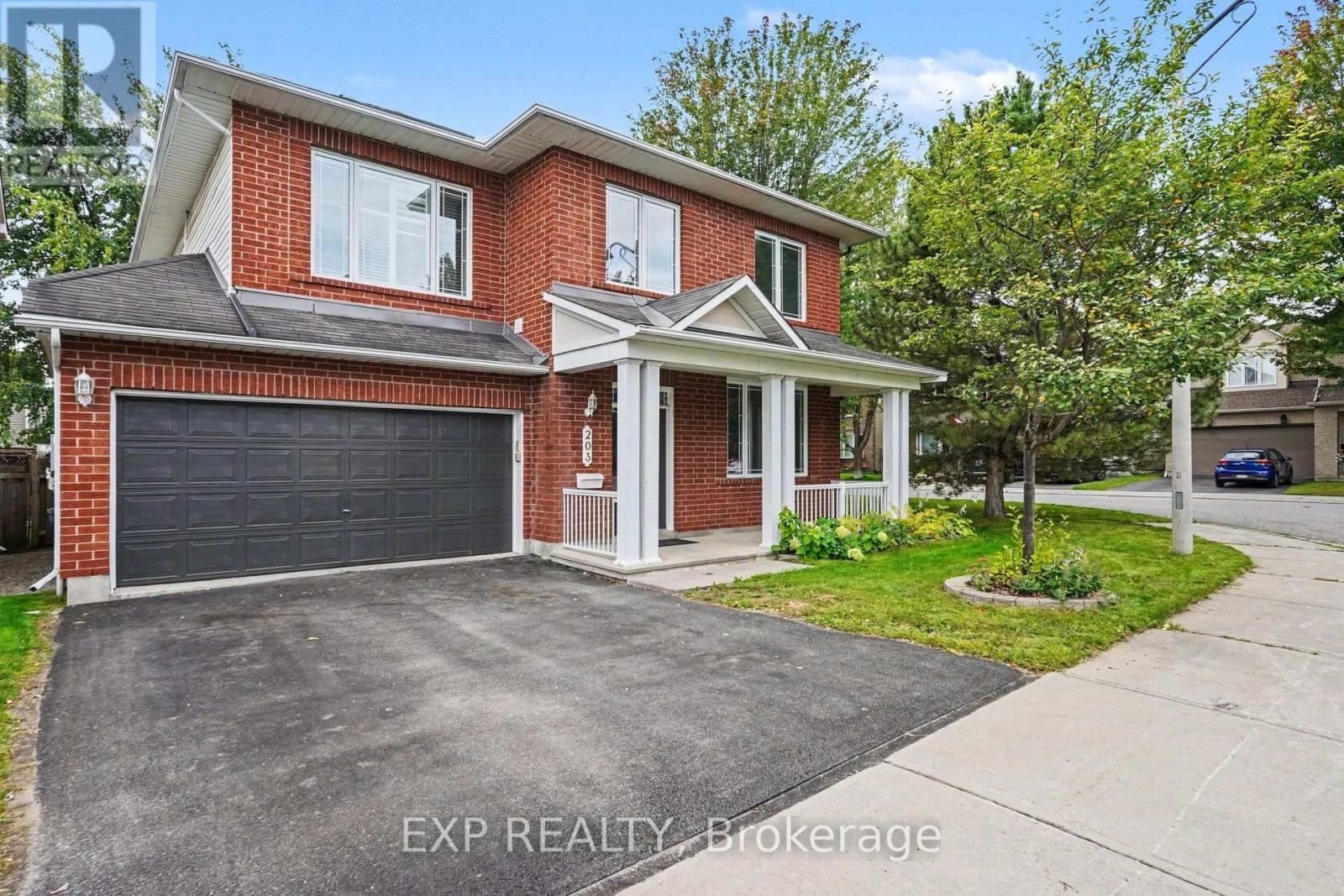 203 Harbour View Street Property Photo 3