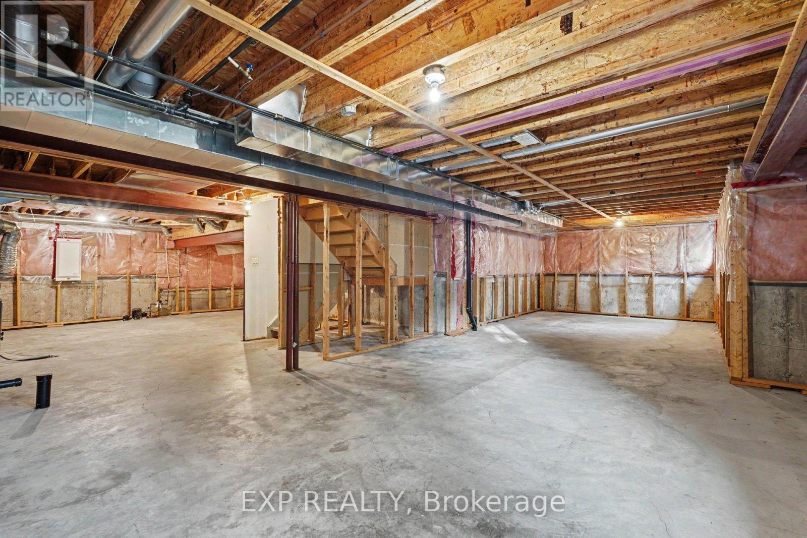 203 Harbour View Street Property Photo 24