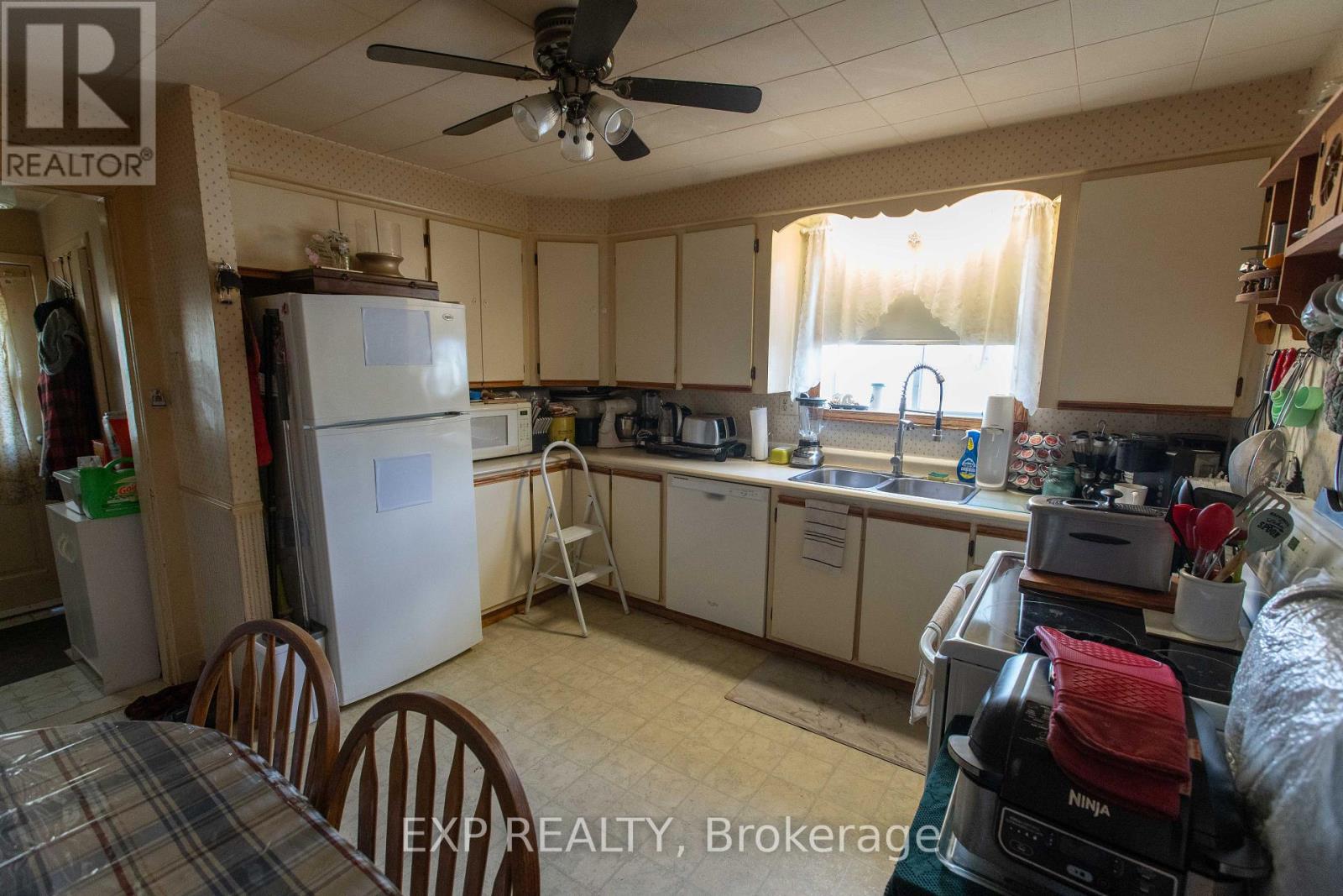 301-303 Fourth Street W Property Photo 10