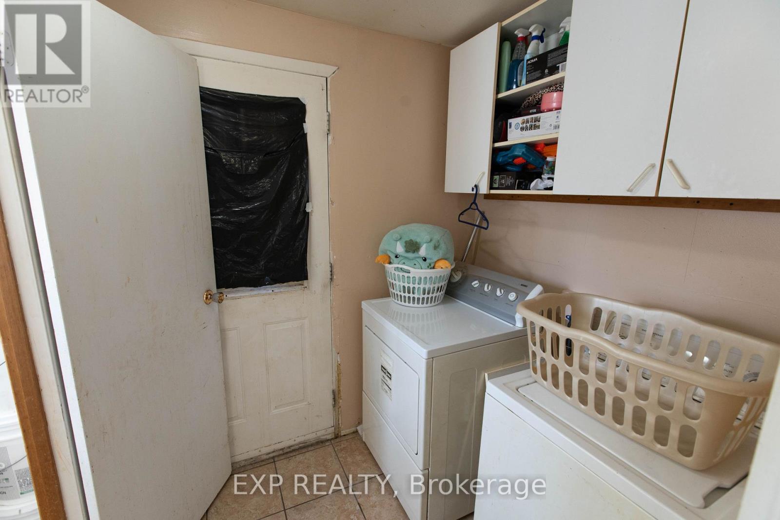 301-303 Fourth Street W Property Photo 20