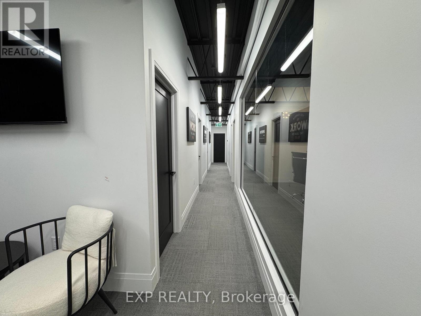 Office #1 - 156 Parkdale Avenue N Property Photo 8