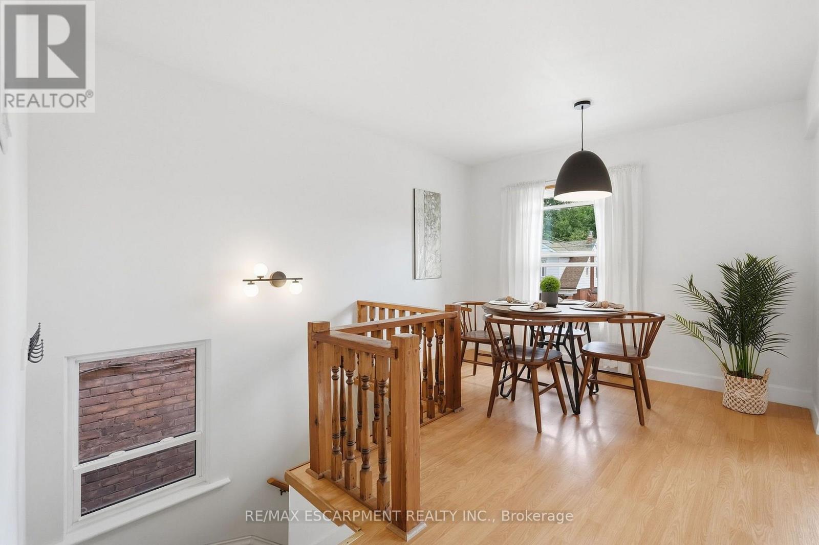 166 Emerald Street S Property Photo 7