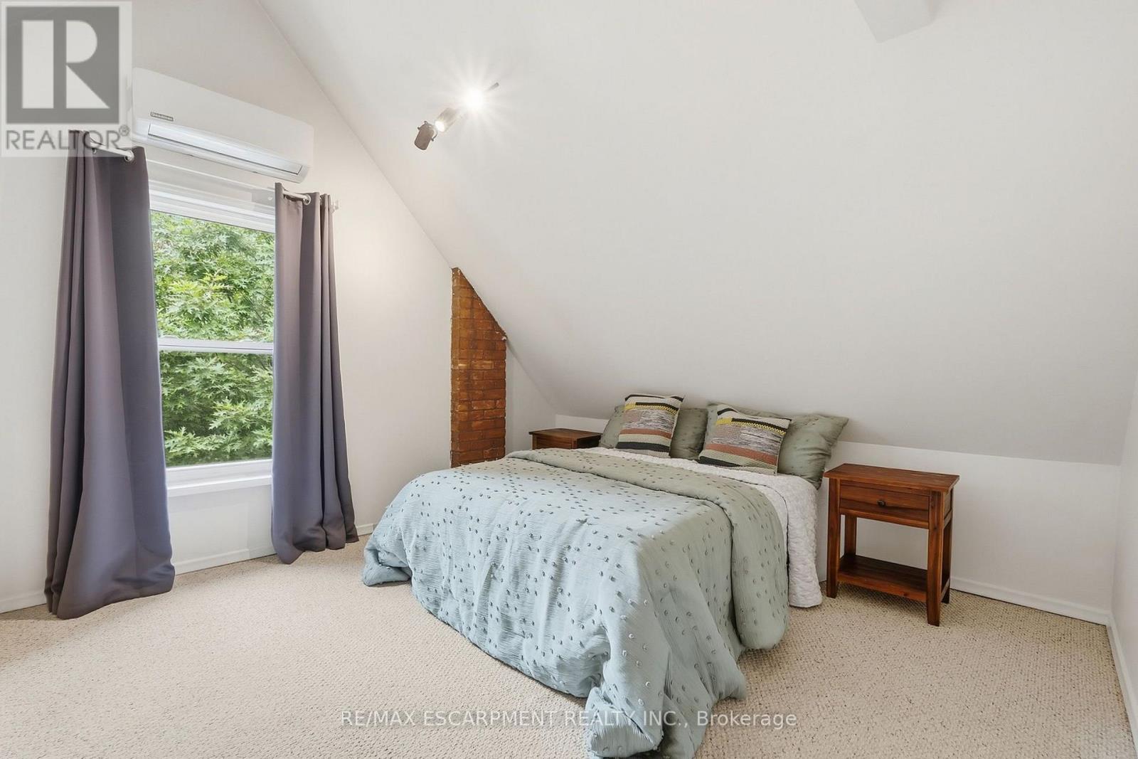 166 Emerald Street S Property Photo 21