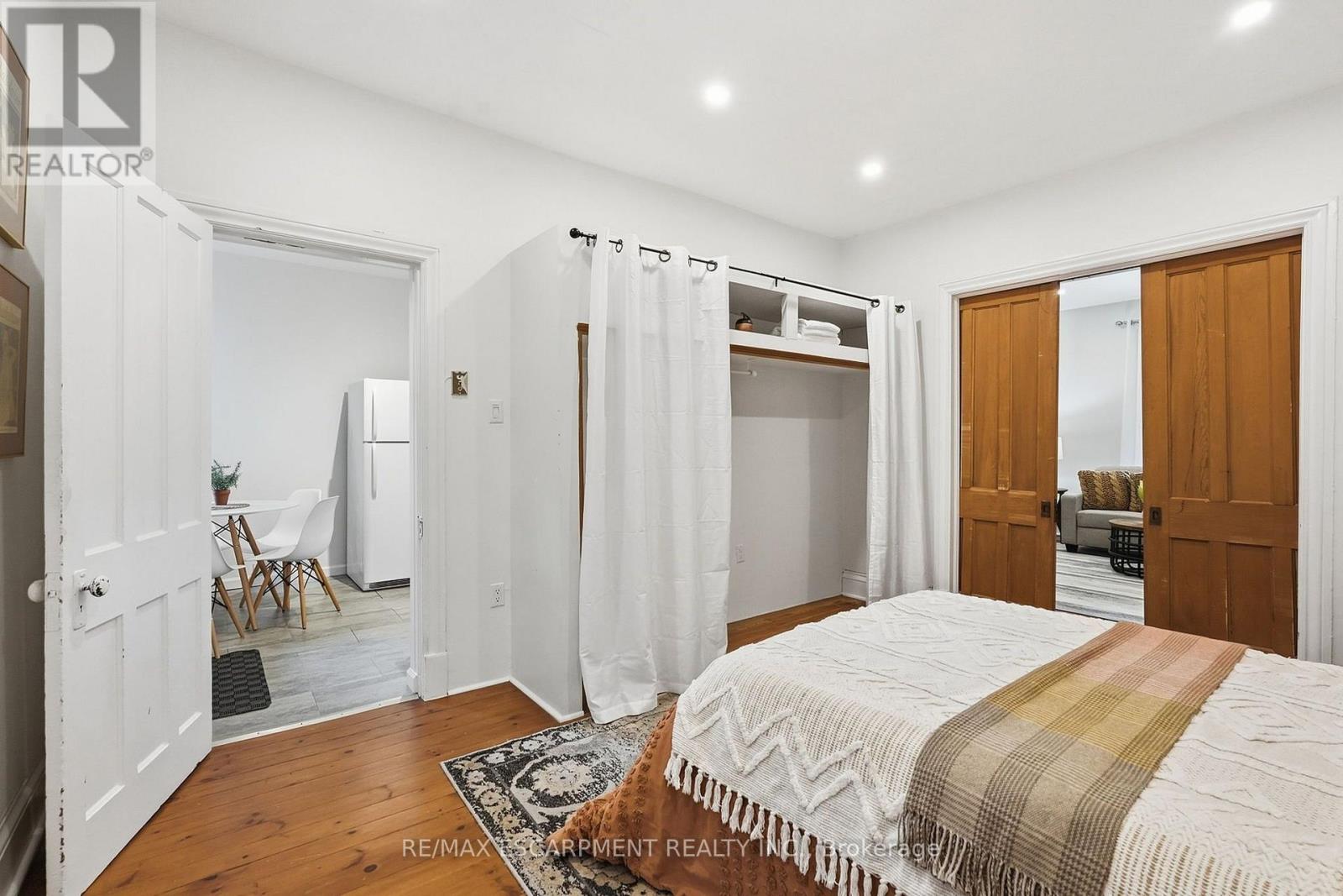 166 Emerald Street S Property Photo 31