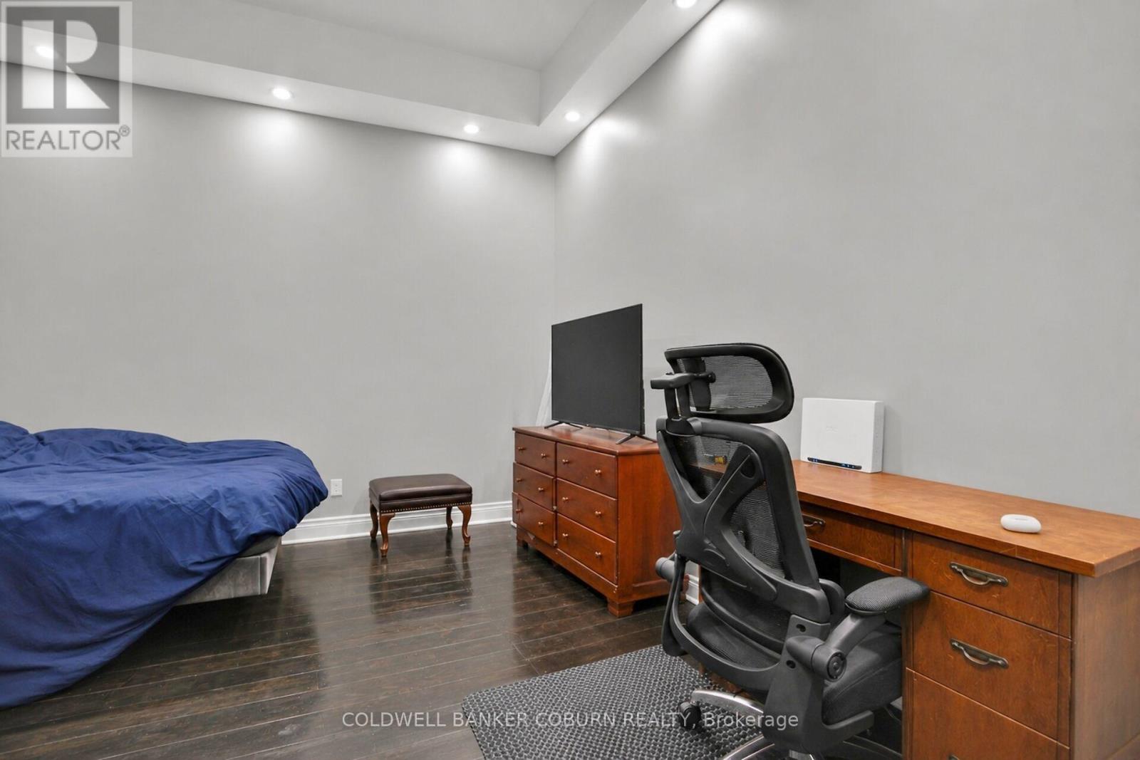 698 Cooper Street Property Photo 13