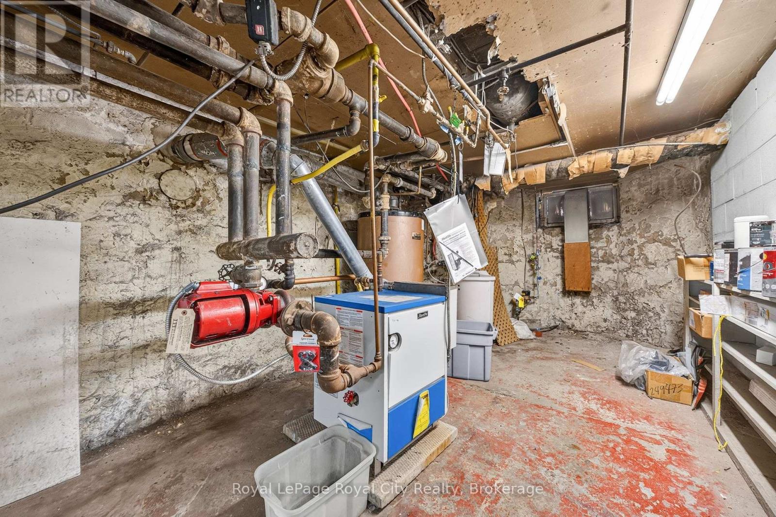 15 Cork Street E Property Photo 30