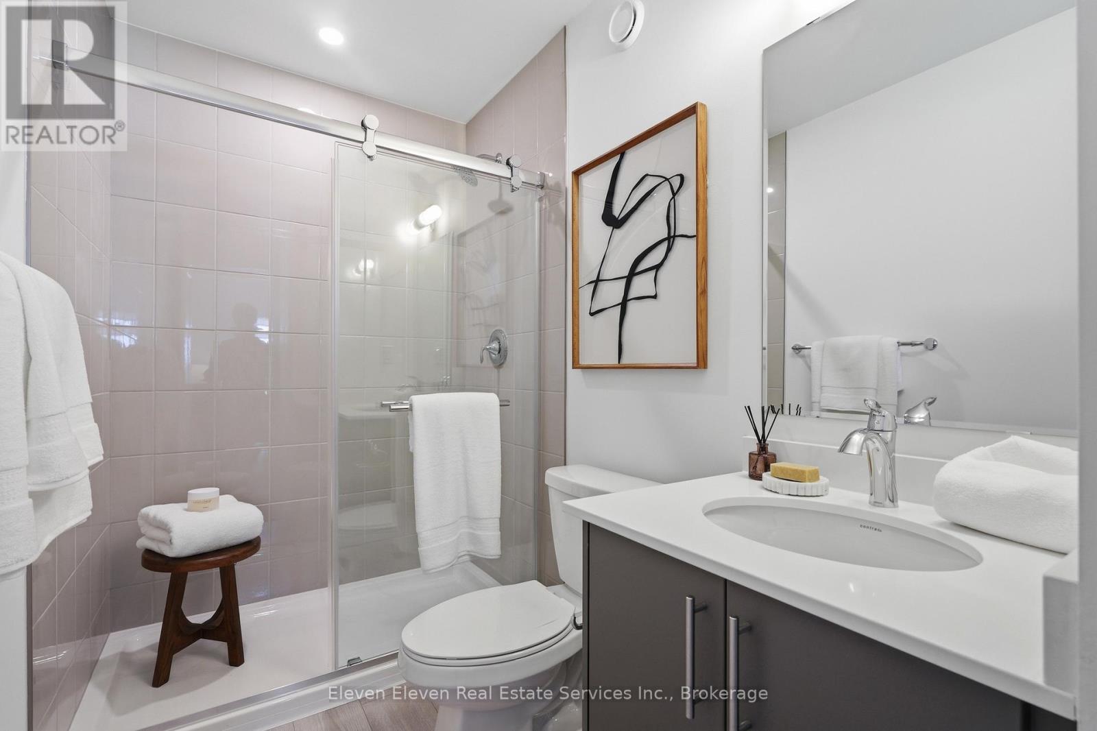 54 - 331 Clair Road E Property Photo 17