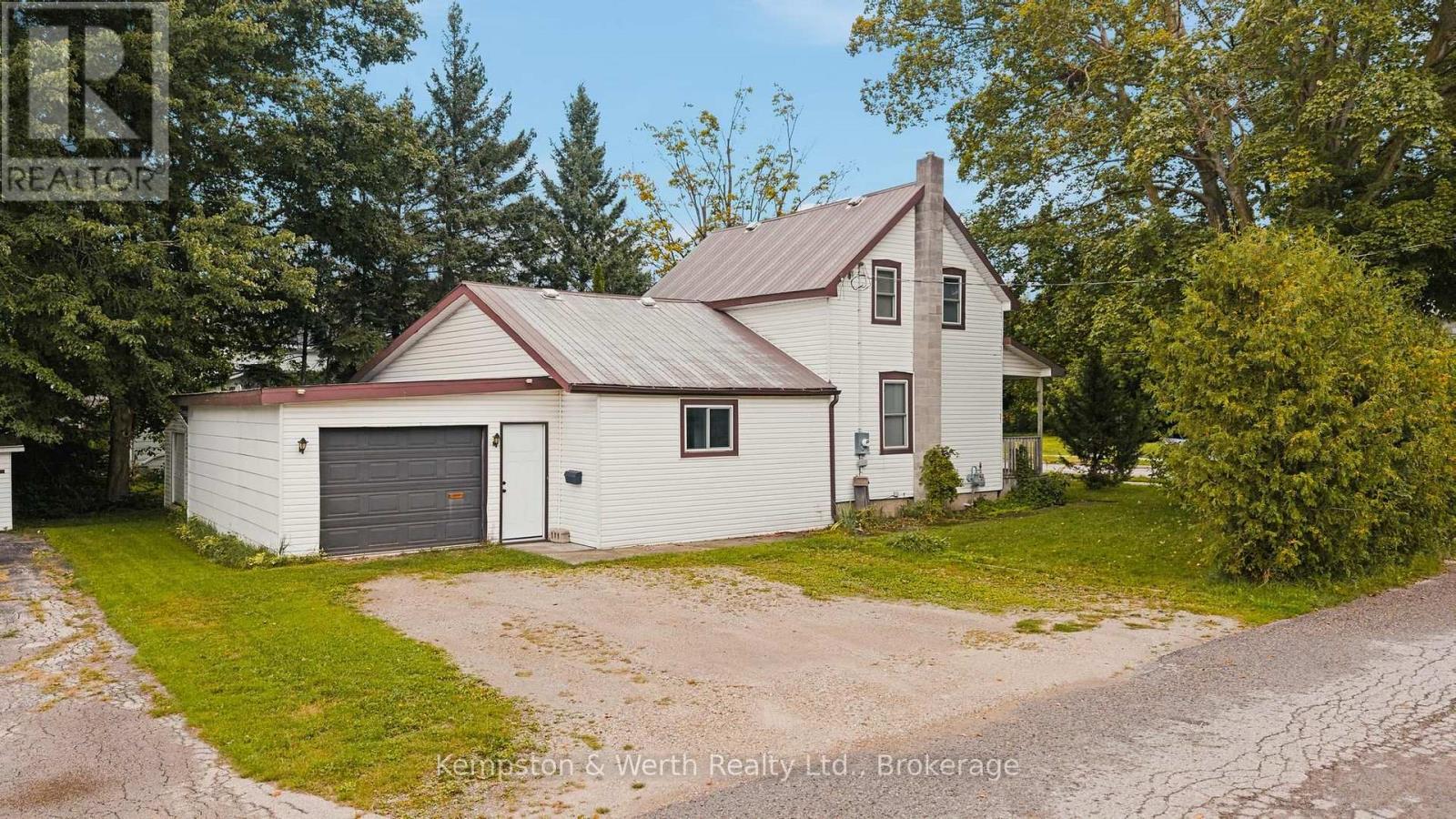 485 Wallace Avenue S Property Photo 4