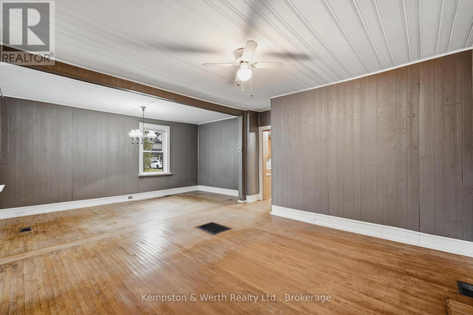 485 Wallace Avenue S Property Photo 10