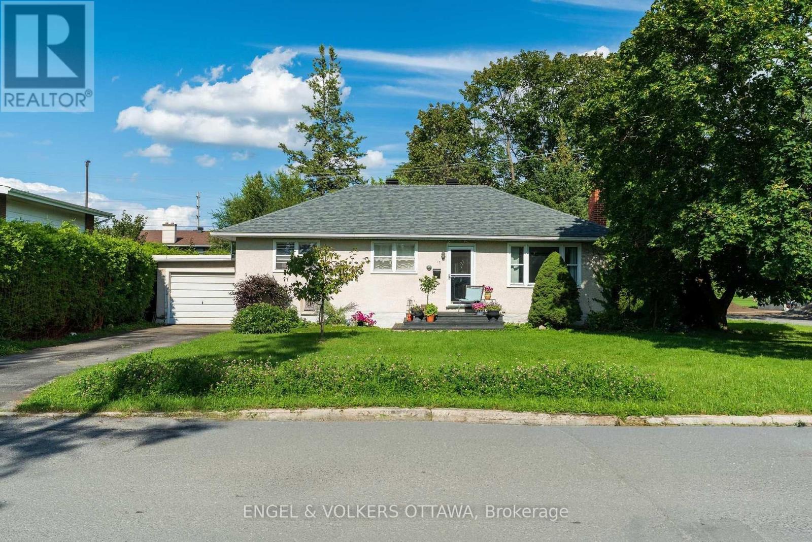 11 HILLIARD AVENUE