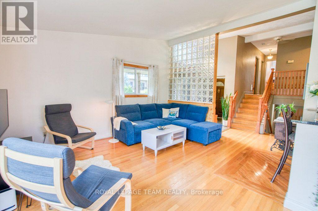 220 Ancaster Avenue Property Photo 11