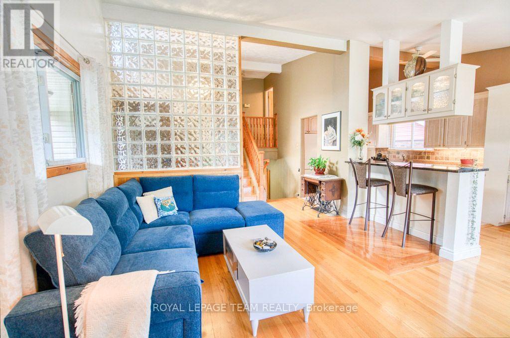 220 Ancaster Avenue Property Photo 12