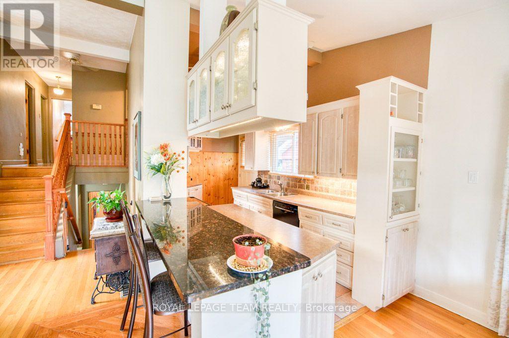 220 Ancaster Avenue Property Photo 16