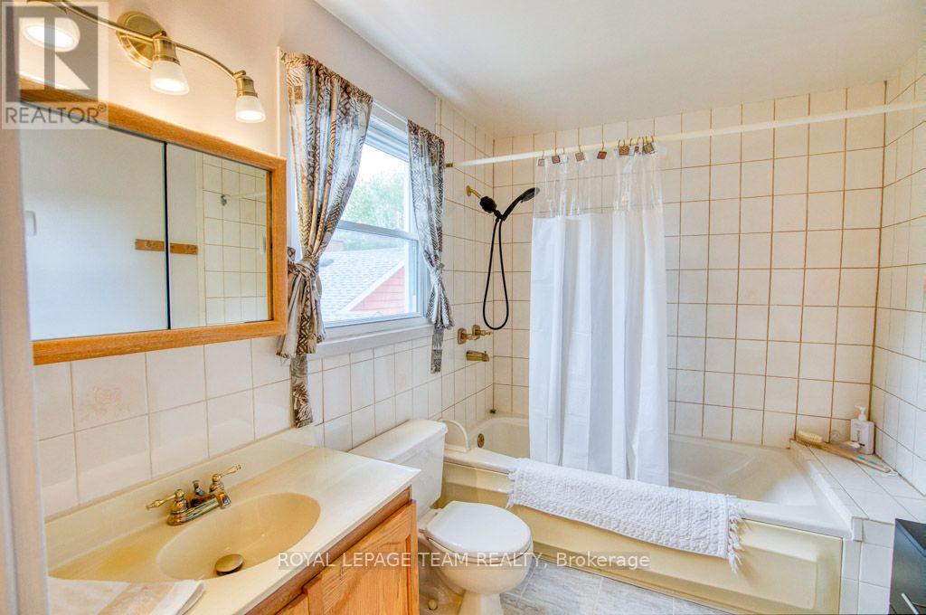 220 Ancaster Avenue Property Photo 26