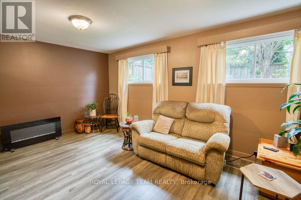 220 Ancaster Avenue Property Photo 34