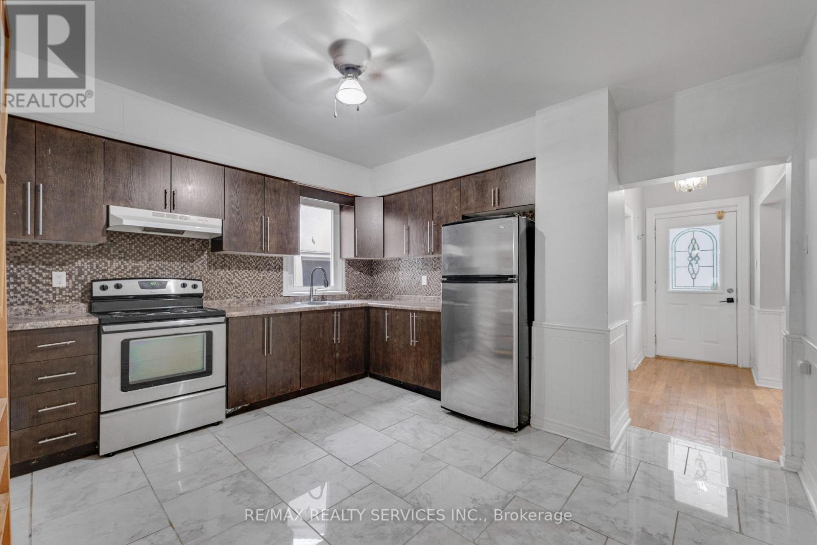 104 Hess Street S Property Photo 12