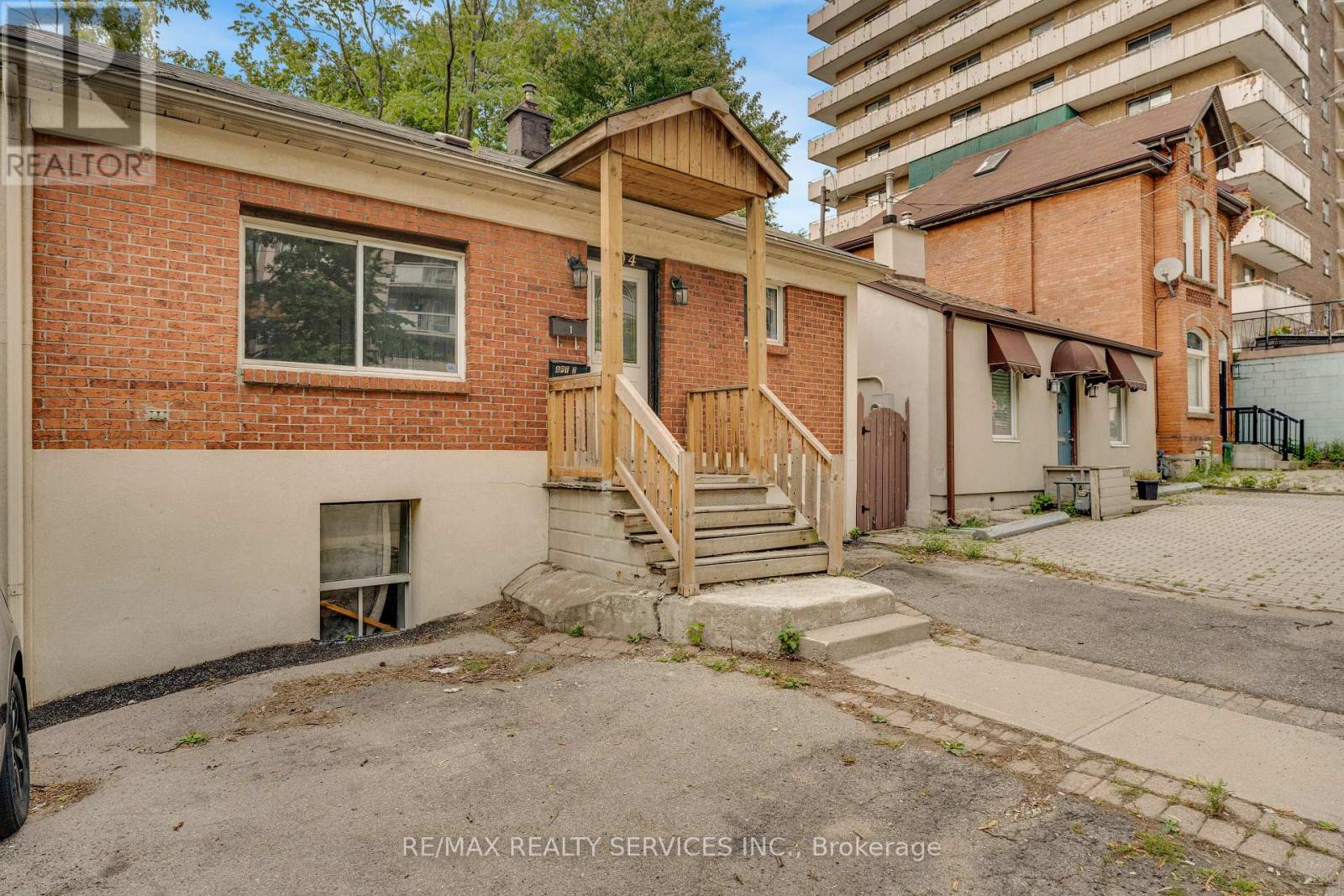 104 Hess Street S Property Photo 29