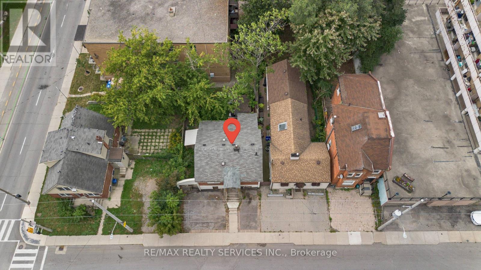 104 Hess Street S Property Photo 31