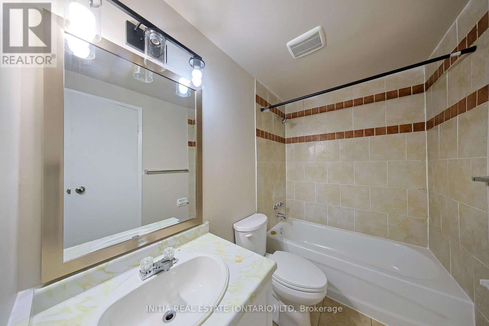 253 Hampton Avenue Property Photo 16