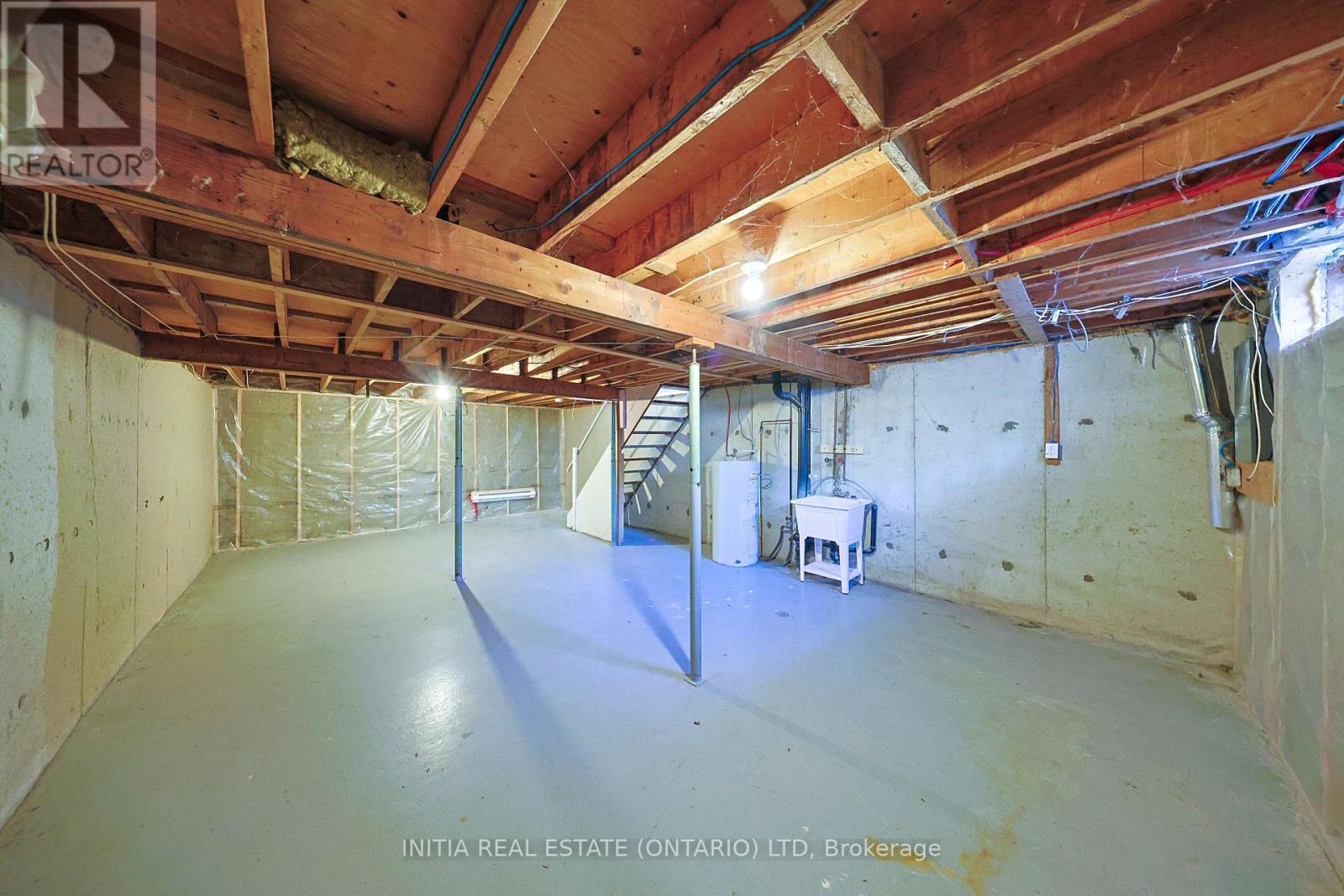 253 Hampton Avenue Property Photo 23