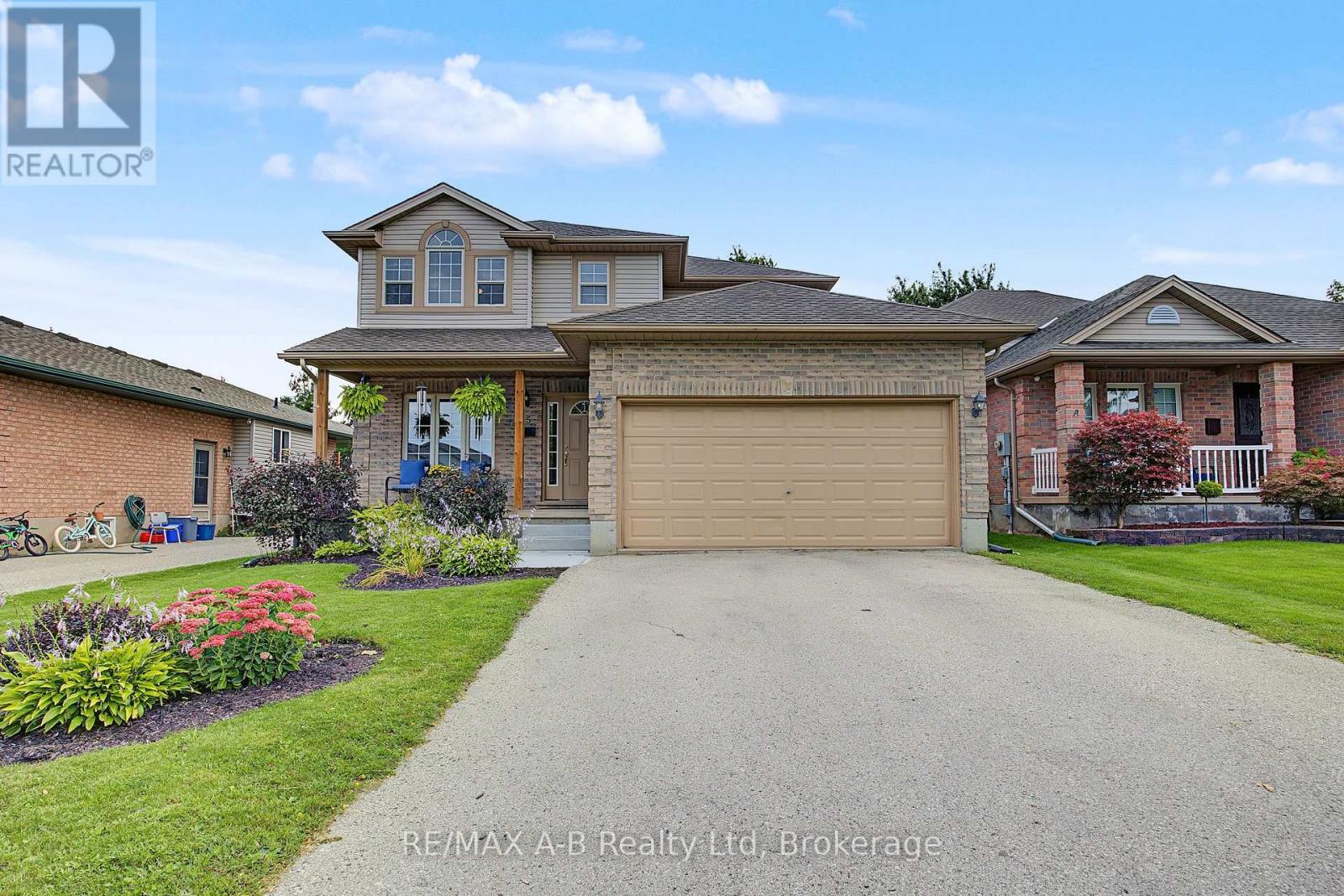 15 COOK CRESCENT