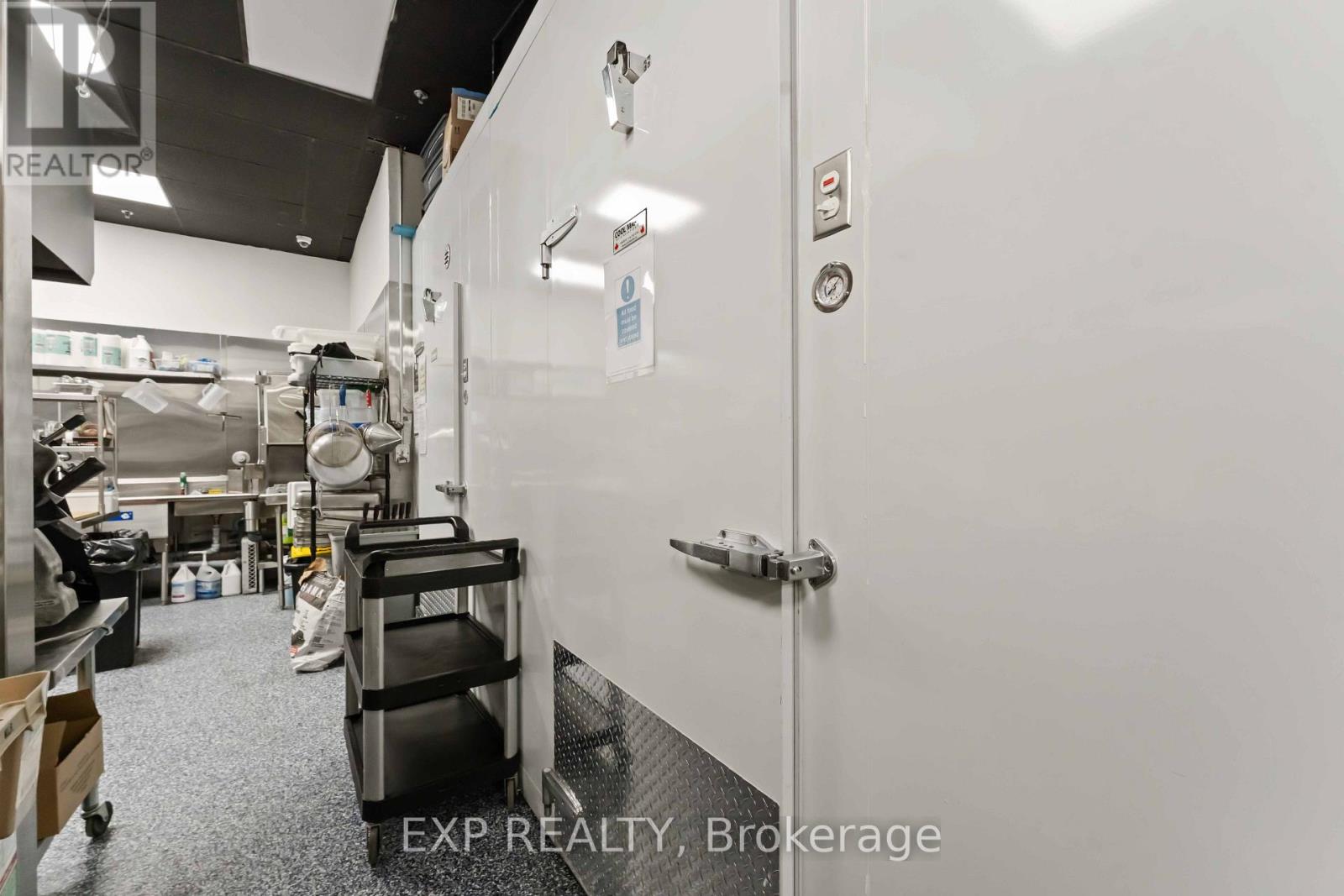 8 - 420 Hazeldean Road Property Photo 24