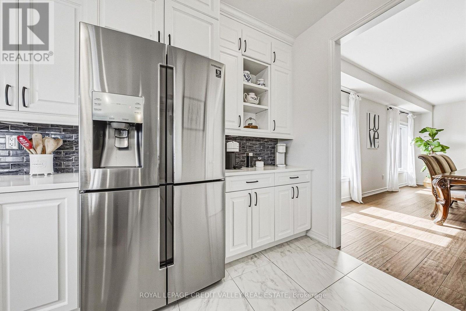 733 Gilmour Crescent W Property Photo 18