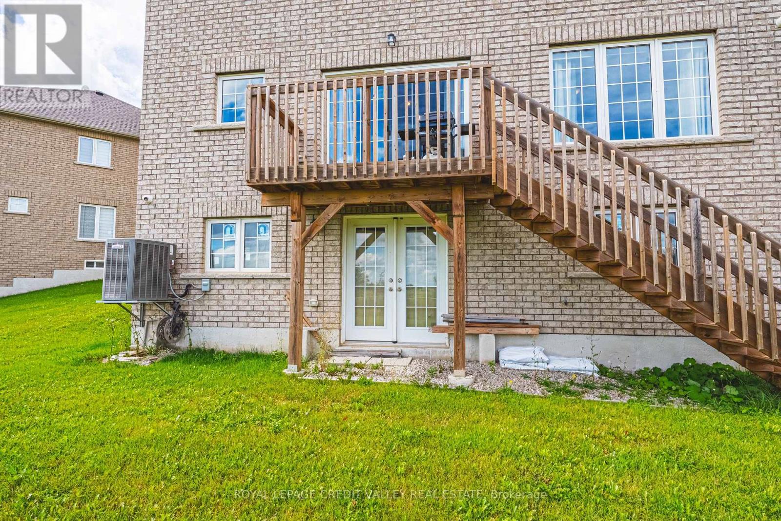 733 Gilmour Crescent W Property Photo 42