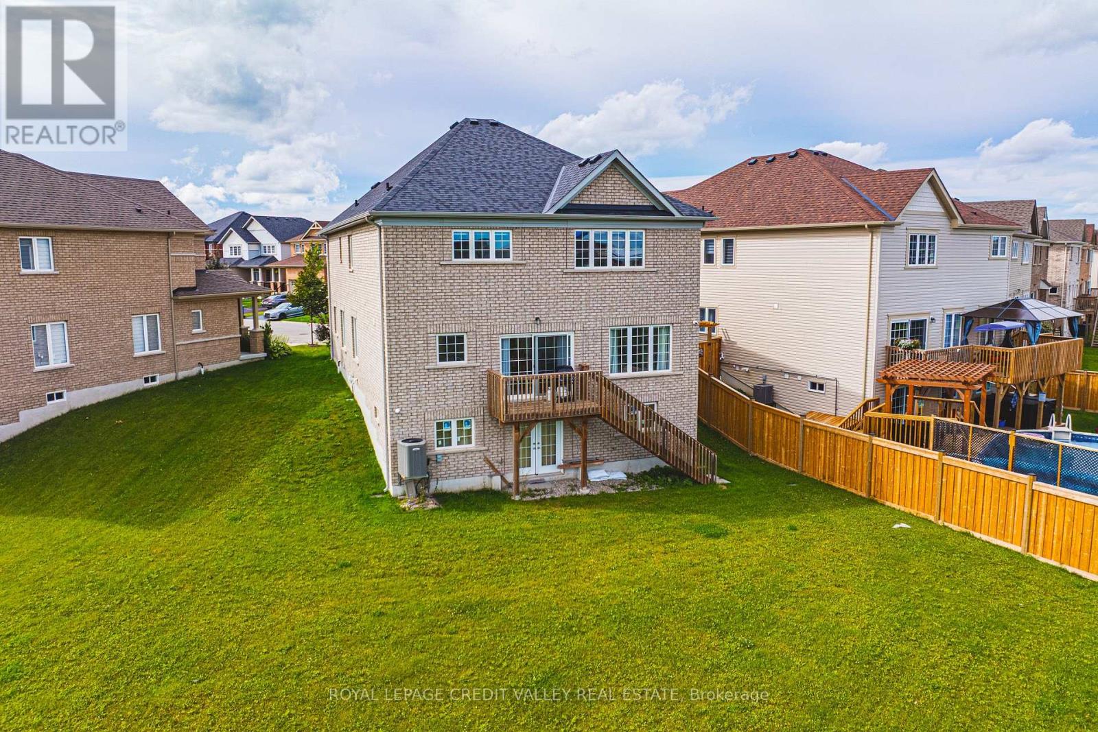 733 Gilmour Crescent W Property Photo 46