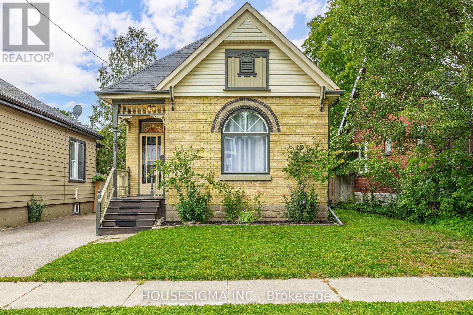 479 Woodman Avenue Property Photo 1