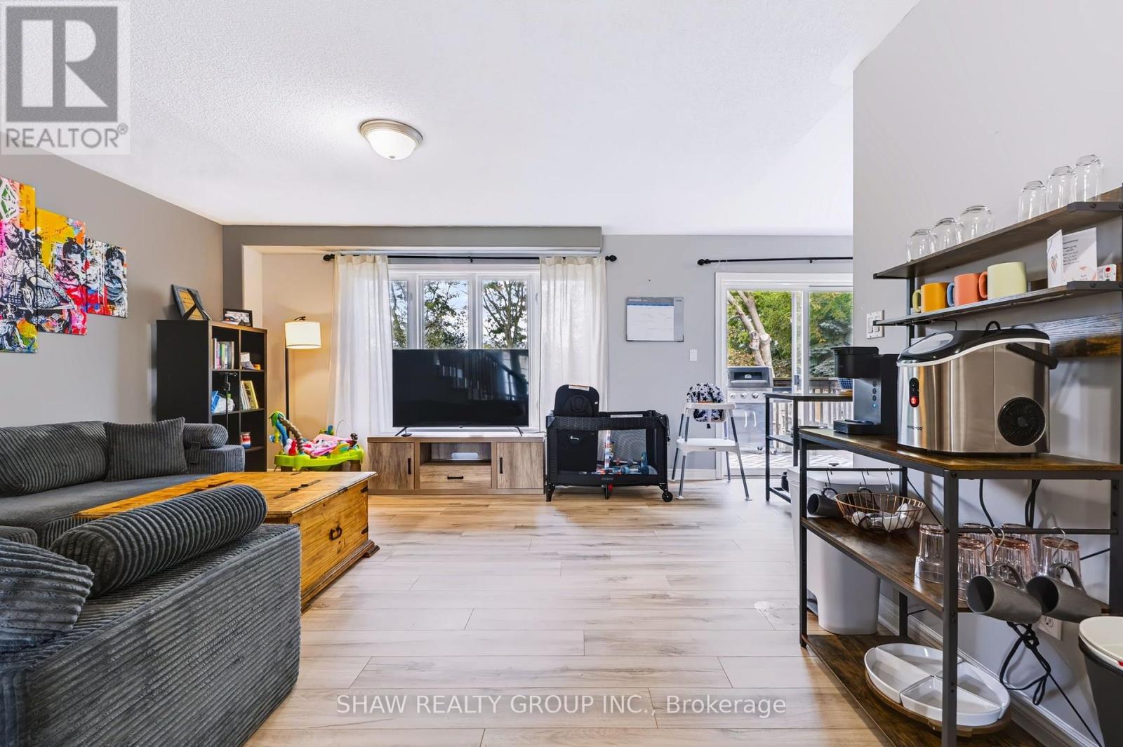 24 Fallingbrook Crescent Property Photo 8