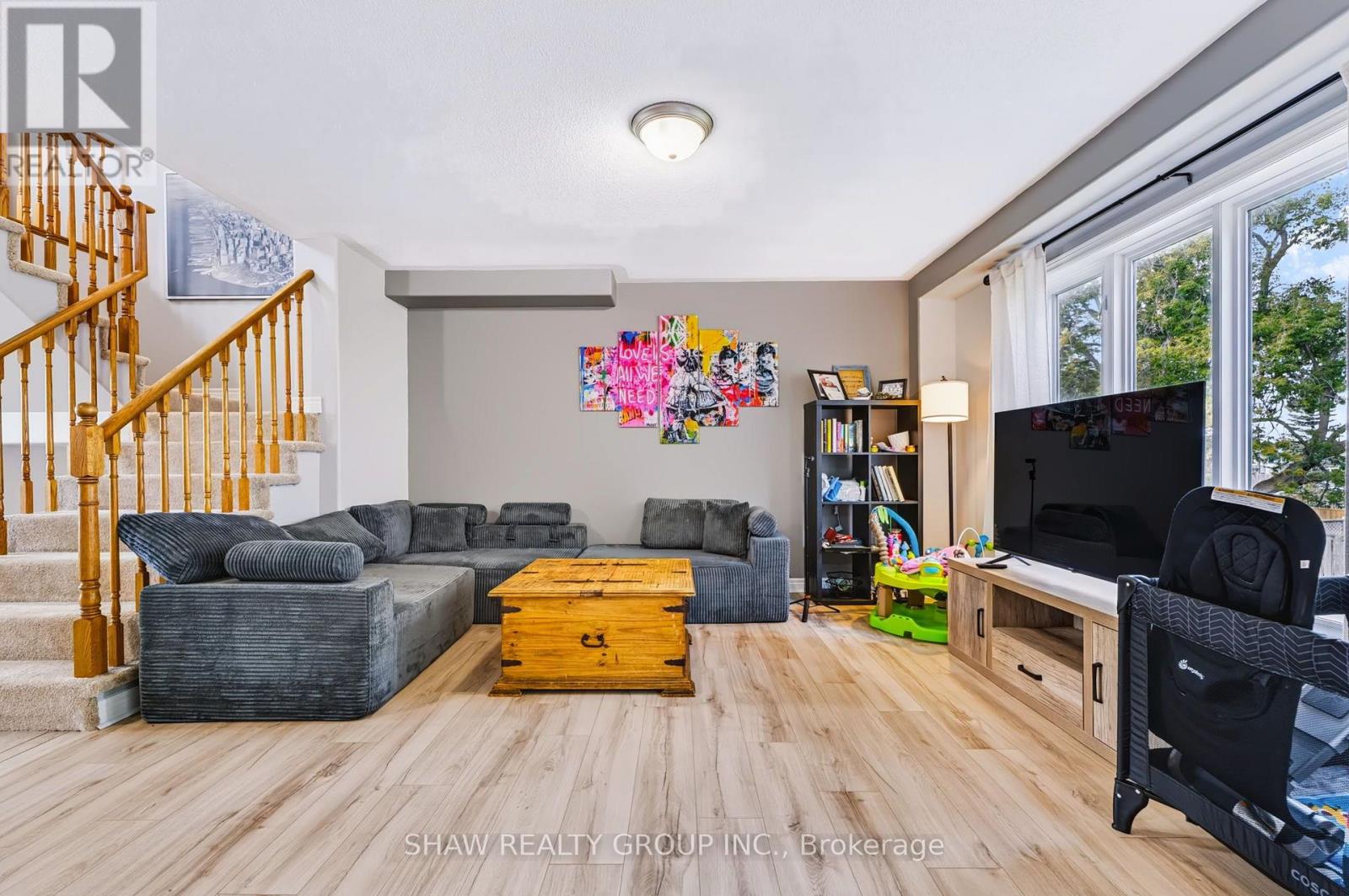24 Fallingbrook Crescent Property Photo 9