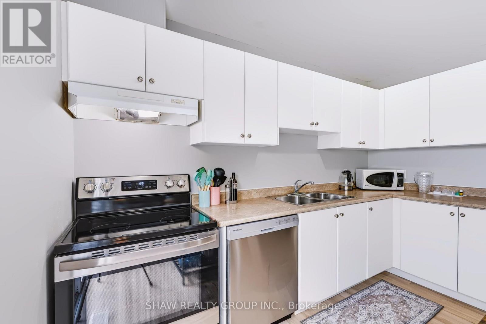 24 Fallingbrook Crescent Property Photo 13