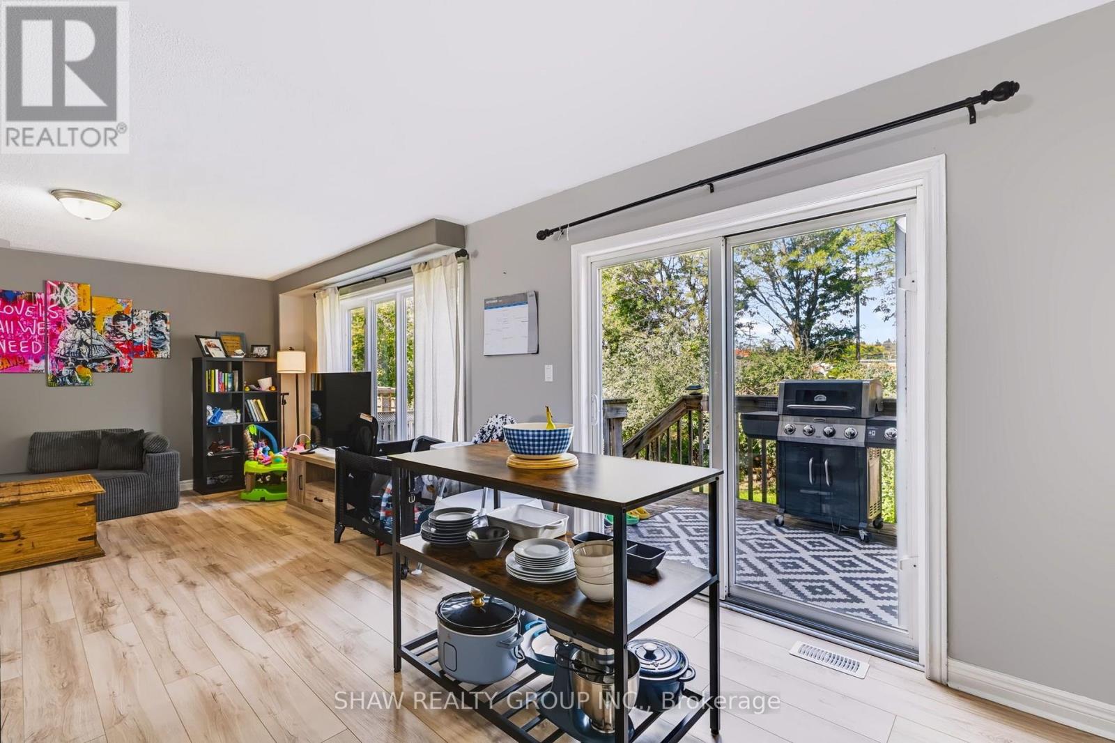 24 Fallingbrook Crescent Property Photo 15