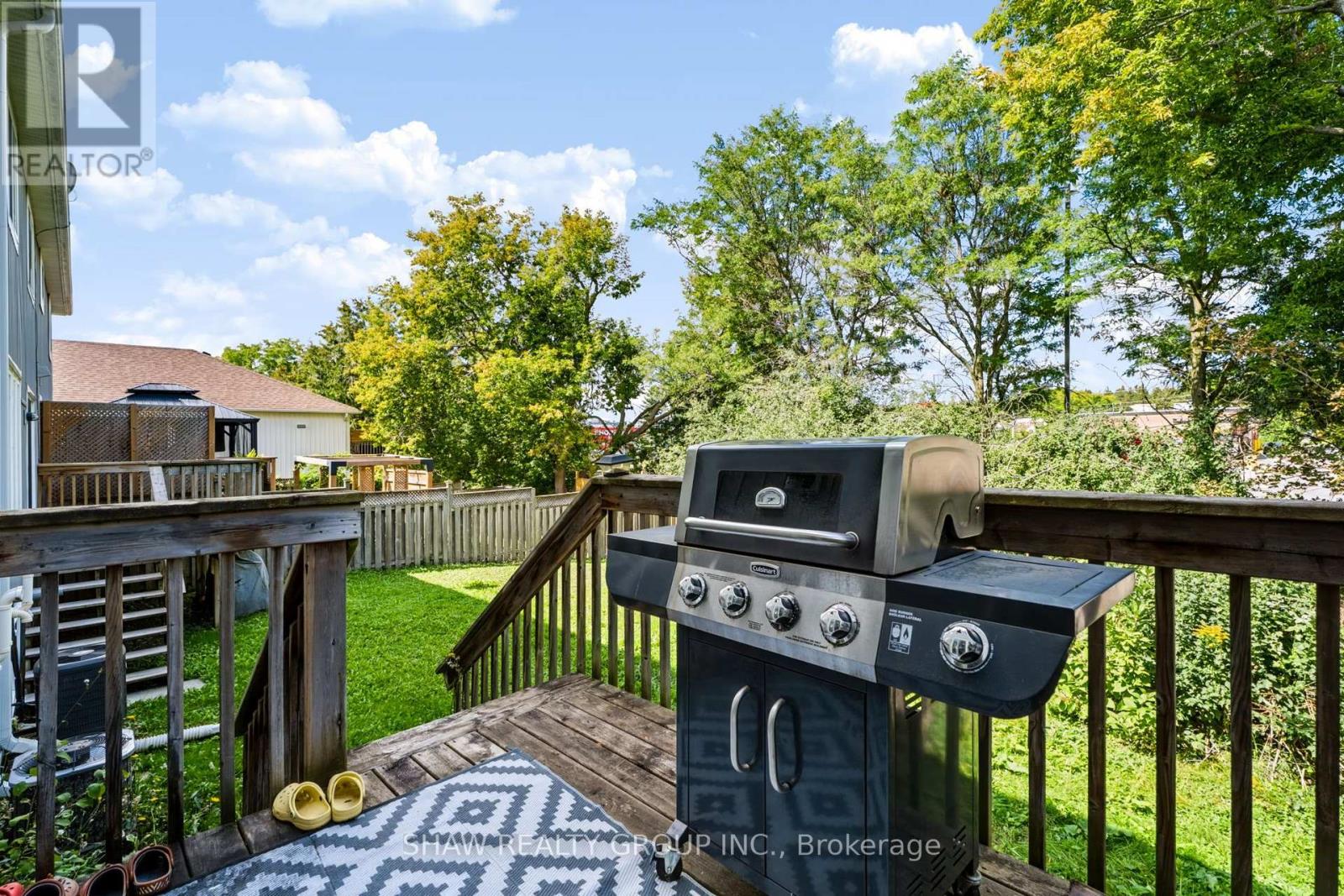 24 Fallingbrook Crescent Property Photo 35