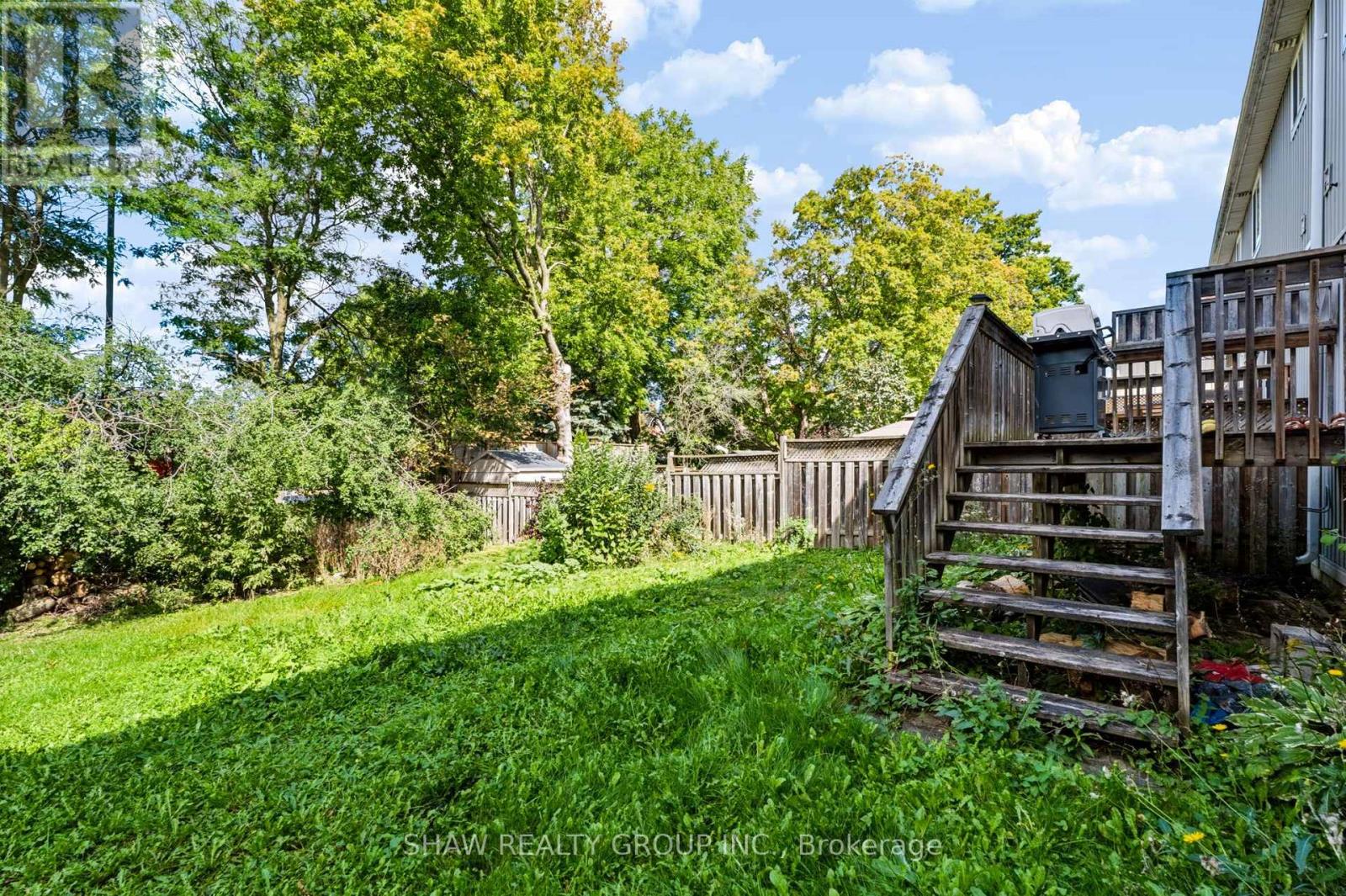 24 Fallingbrook Crescent Property Photo 36