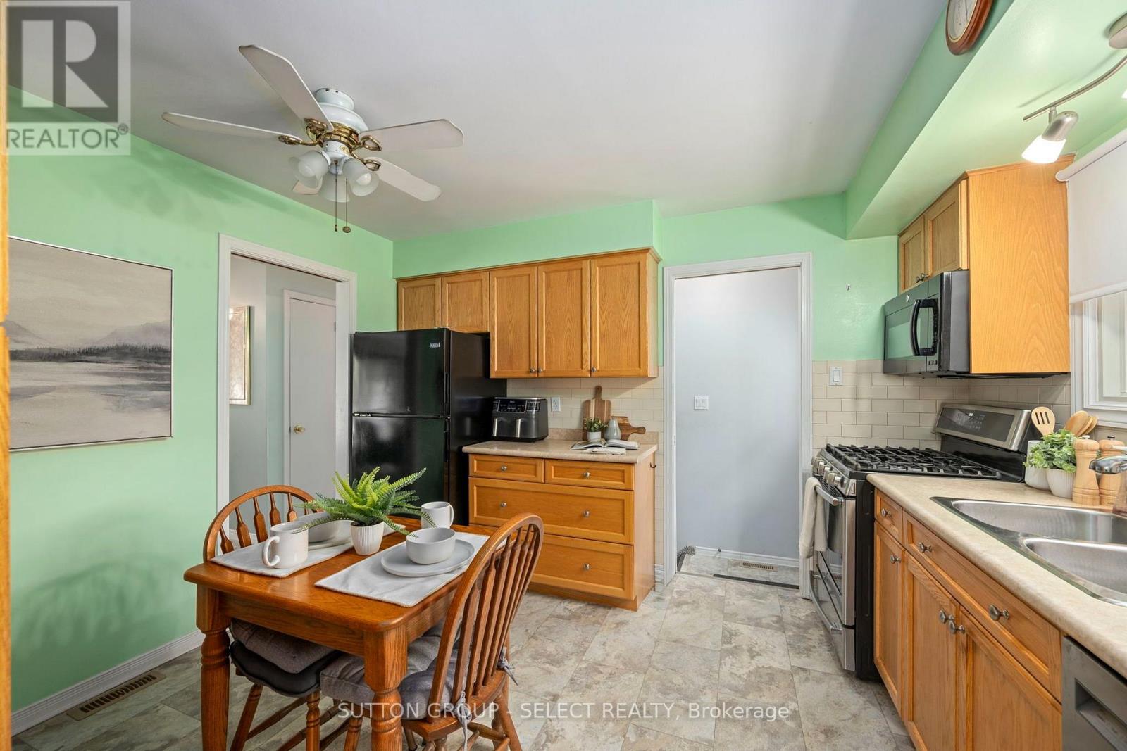 1679 Estevan Road Property Photo 14