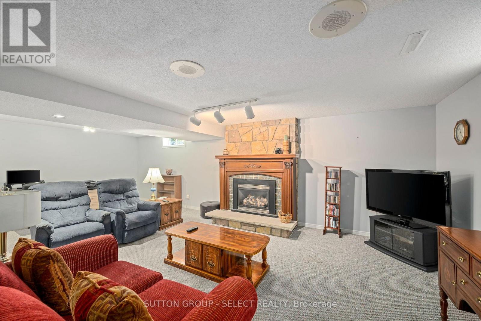 1679 Estevan Road Property Photo 23