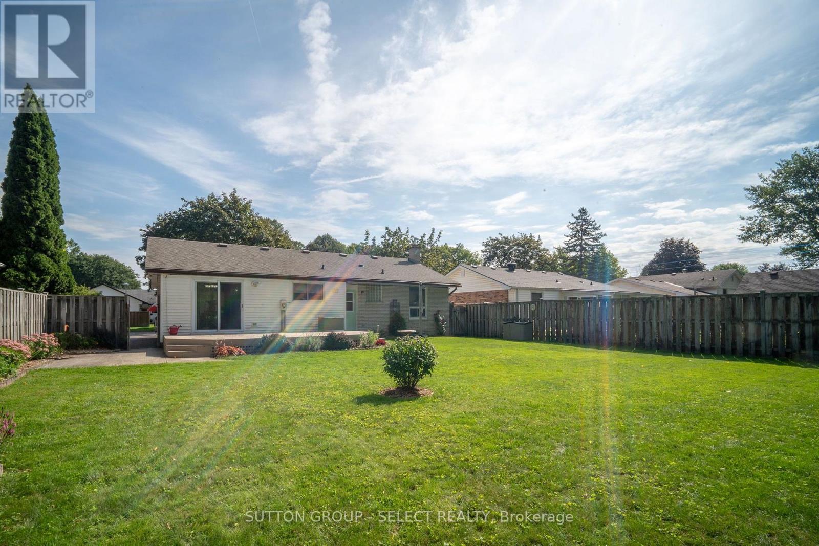 1679 Estevan Road Property Photo 27