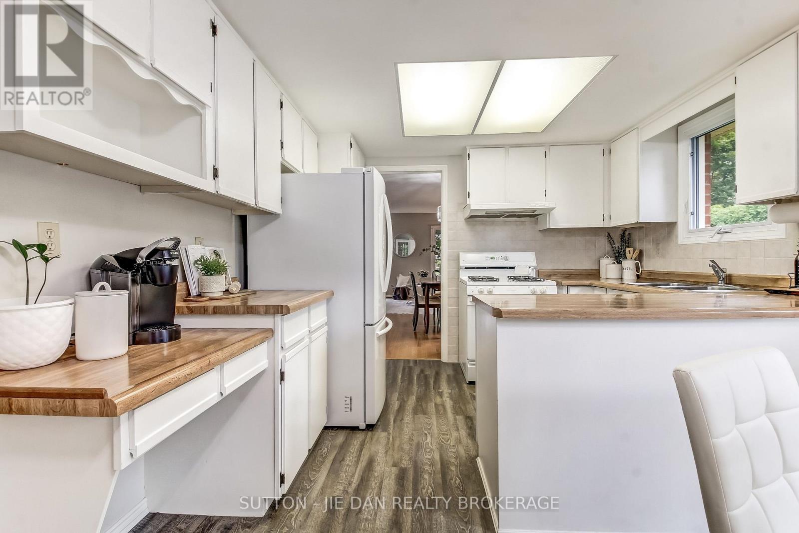 1624 Hastings Drive Property Photo 8