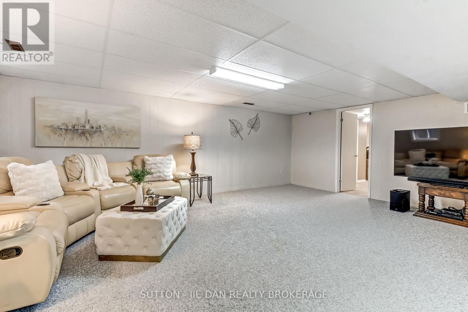 1624 Hastings Drive Property Photo 19